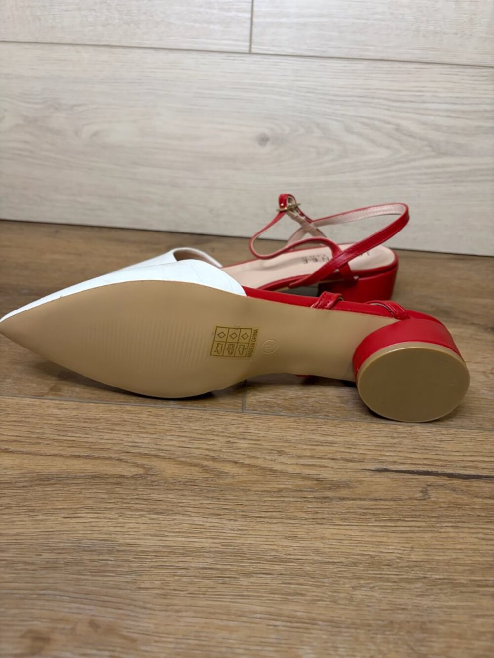 Journee Collection Brynn Block Heel Pointed Toe Flats White 9 - Picture 4 of 7